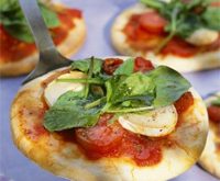 Recette italienne mini-pizzas à la tomate et au chèvre