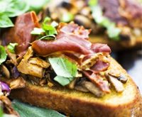 Recette italienne toasts au prosciutto et aux champignons